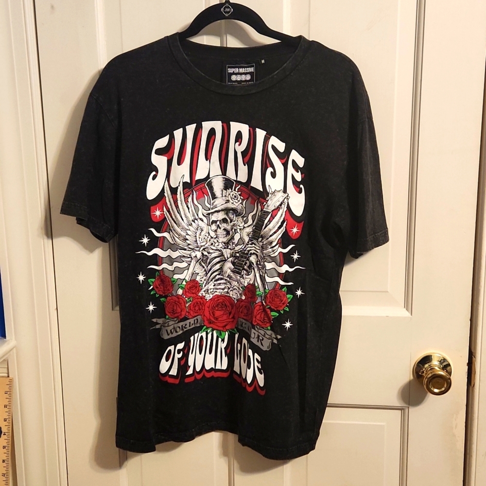 Super Massive Men's Medium Black T-Shirt